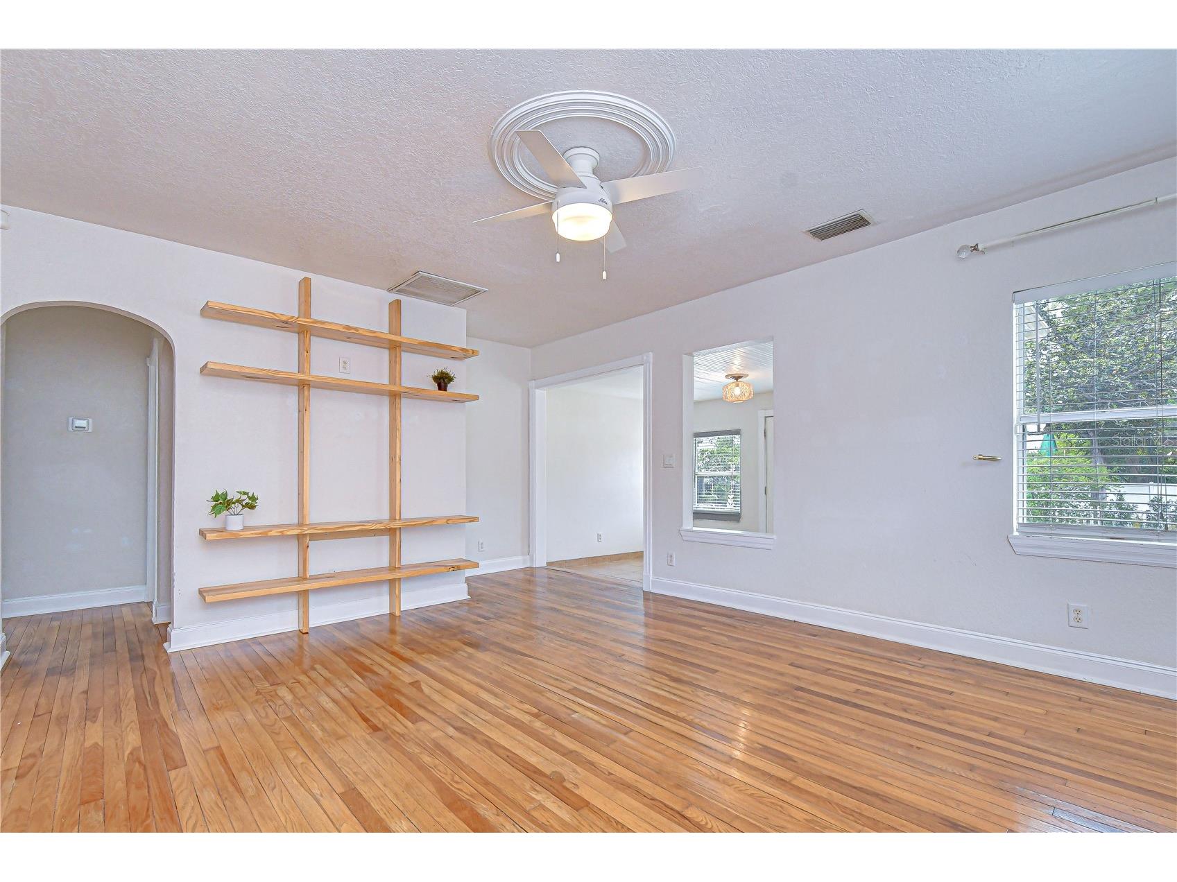 3653 2nd Avenue N Saint Petersburg FL 33713 TB8507192 image8