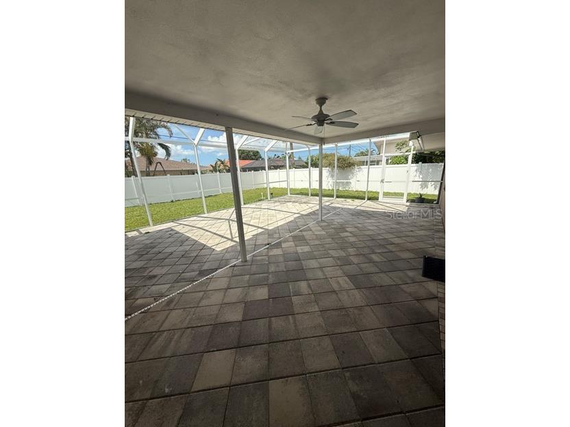 3654 Pin Oaks Street Sarasota FL 34232 A4700157 image25