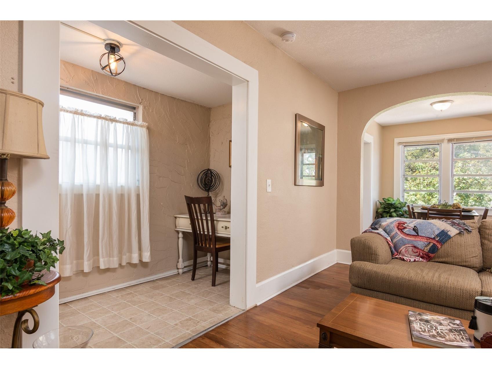 3655 N 1st (Upper Unit) Avenue Saint Petersburg FL 33713 TB8502435 image4