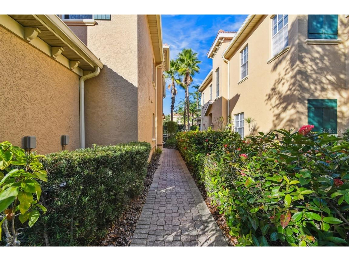 3655 Square West Lane #9 Sarasota FL 34238 W7874908 image4