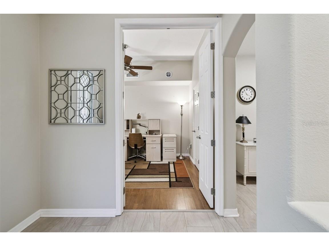 3655 Square West Lane #9 Sarasota FL 34238 W7874908 image8