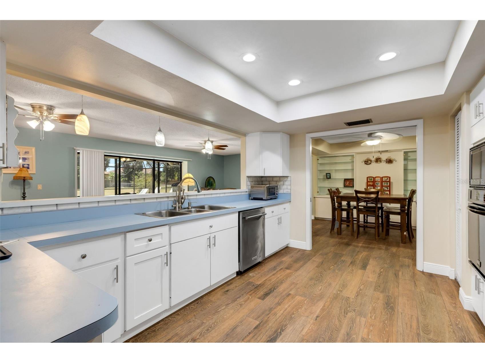 3656 Oak Grove Drive Sarasota FL 34243 A4691432 image14