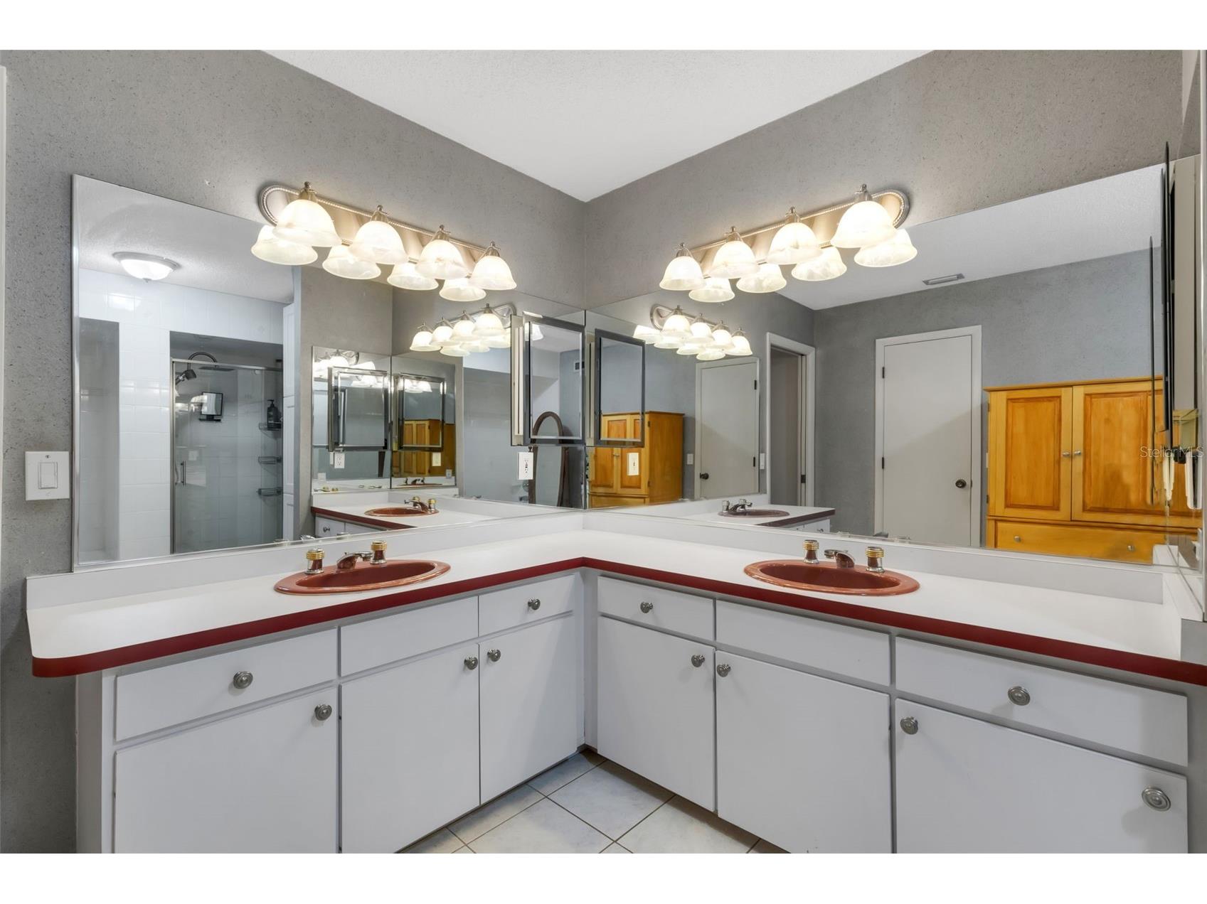 3656 Oak Grove Drive Sarasota FL 34243 A4691432 image24