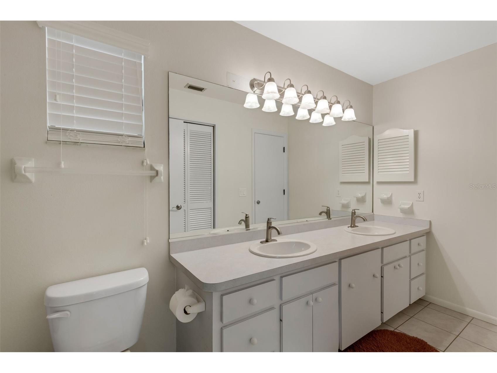 3656 Oak Grove Drive Sarasota FL 34243 A4691432 image29