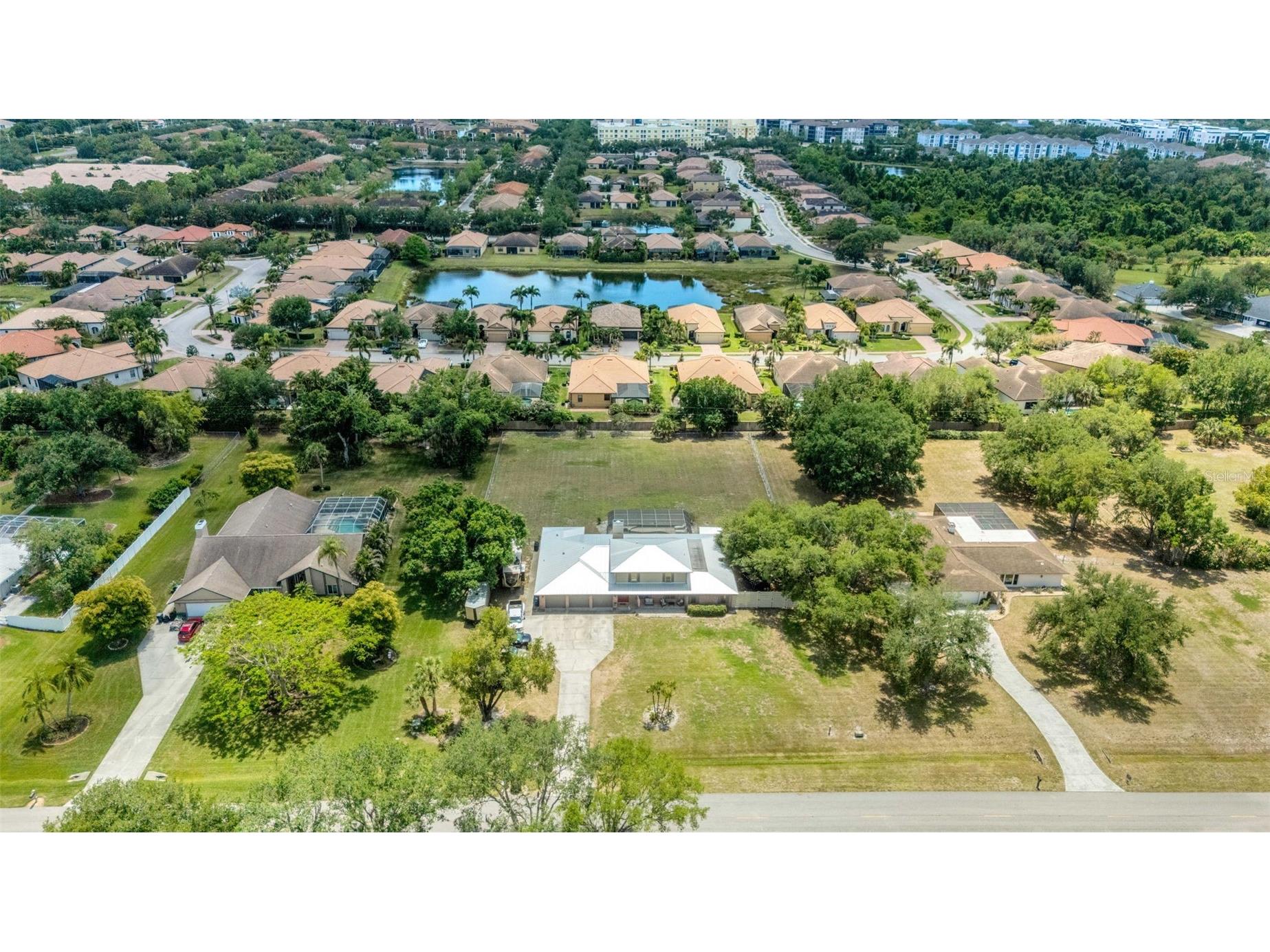 3656 Oak Grove Drive Sarasota FL 34243 A4691432 image4