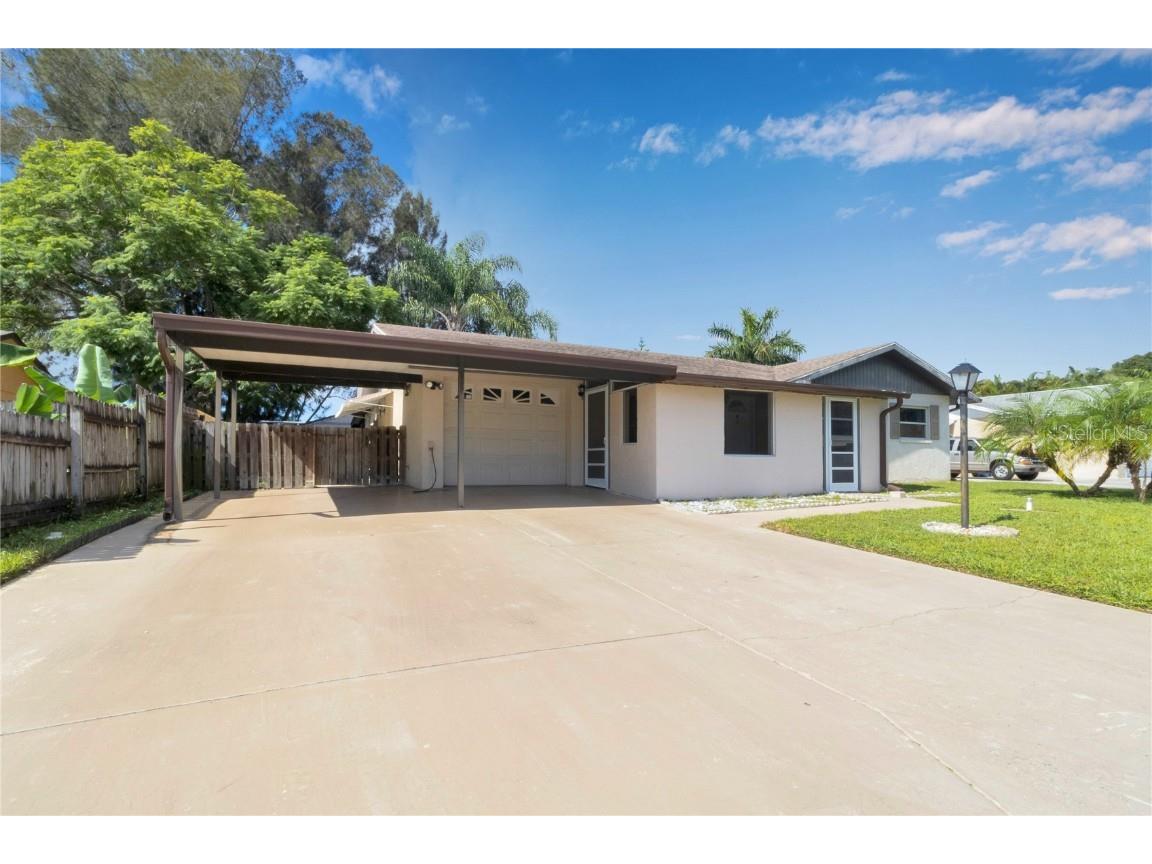 3658 Lakewood Drive Sarasota FL 34232 - LAKE KEMWAL C7449327 image1