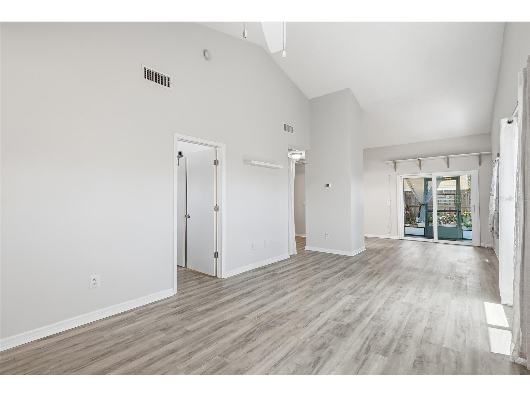 366 47th Avenue N #5 Saint Petersburg FL 33703 TB8514490 image4