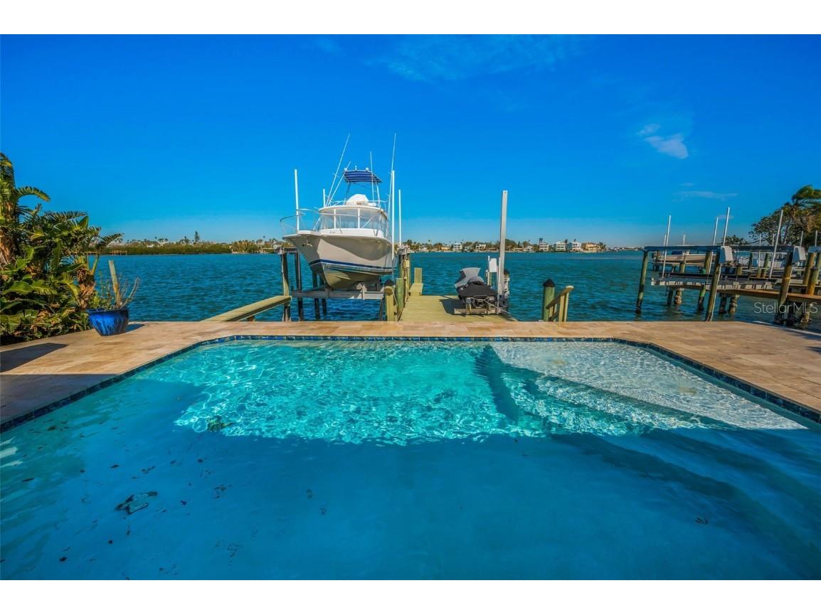 366 La Hacienda Drive Indian Rocks Beach FL 33785 - INTRACOASTAL WATERWAY TB8462368 image5