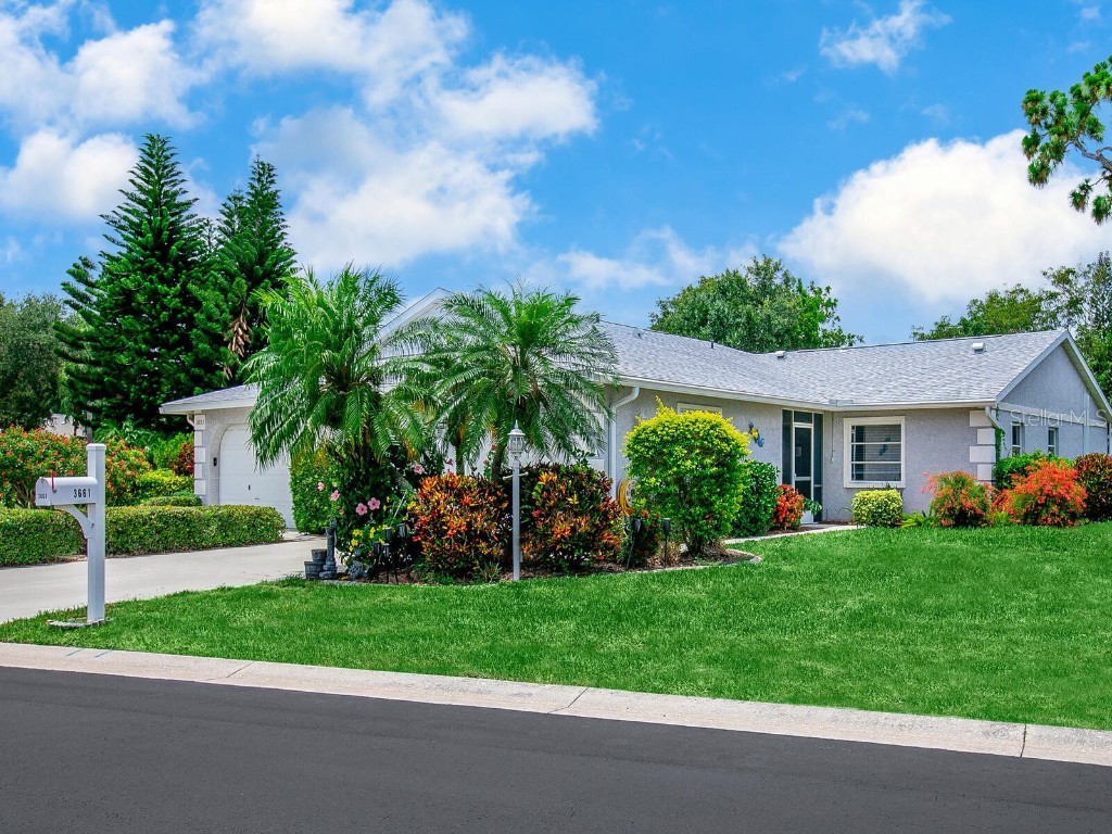 3661 Bonaventure Court Sarasota FL 34243 A4574909 image1