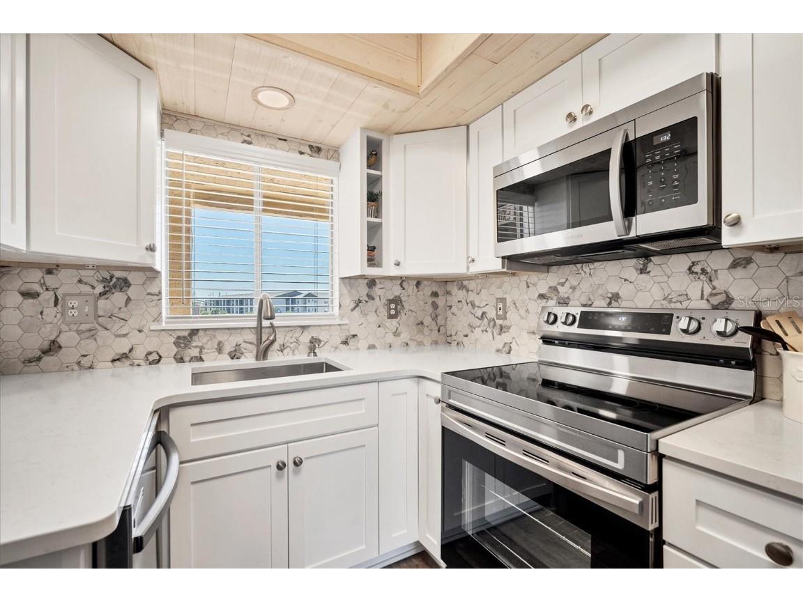 3661 Lake Bayshore Drive #507J Bradenton FL 34205 A4665973 image4