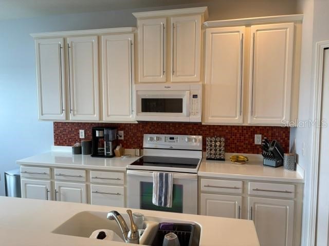 3662 Parkridge Circle #28-102 Sarasota FL 34243 A4695971 image3