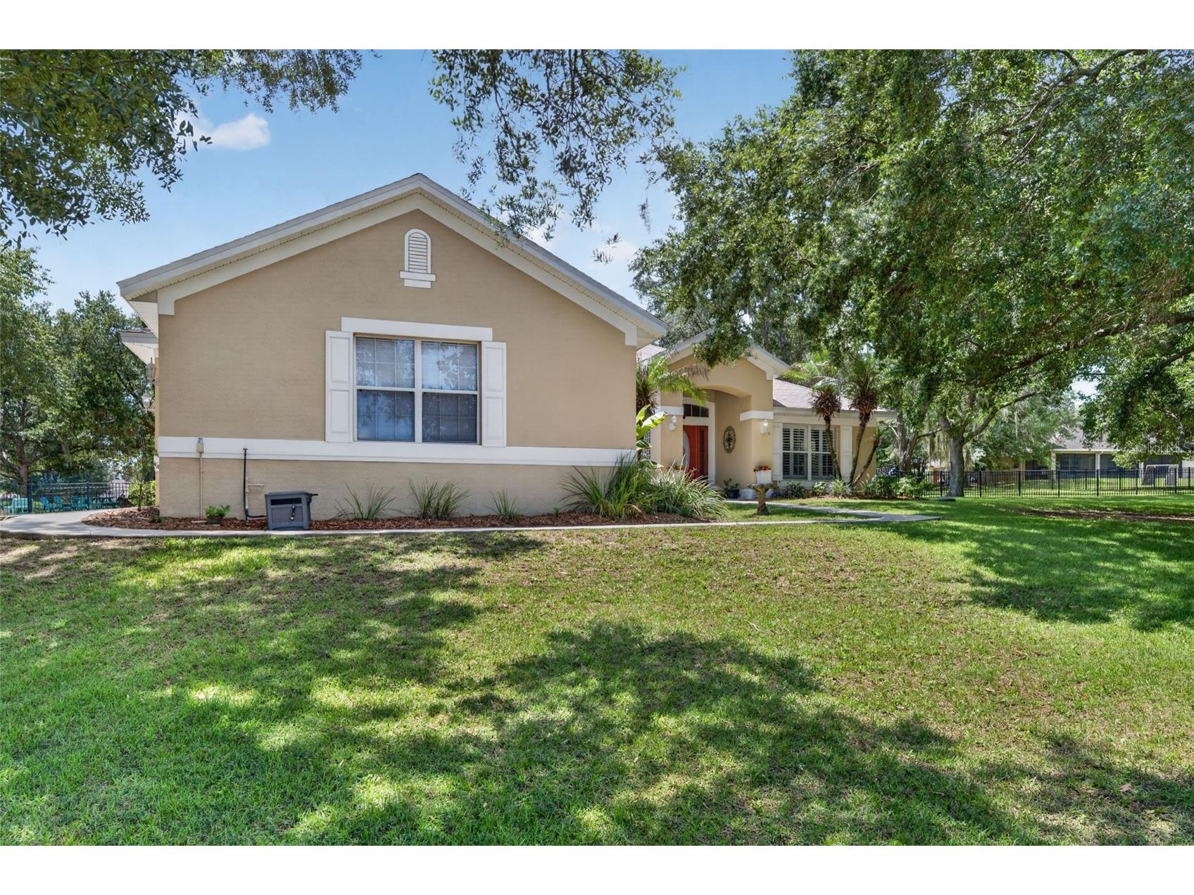 36628 Honey Tree Court Eustis FL 32736 - LAKE BLACK BEAR G5114646 image3