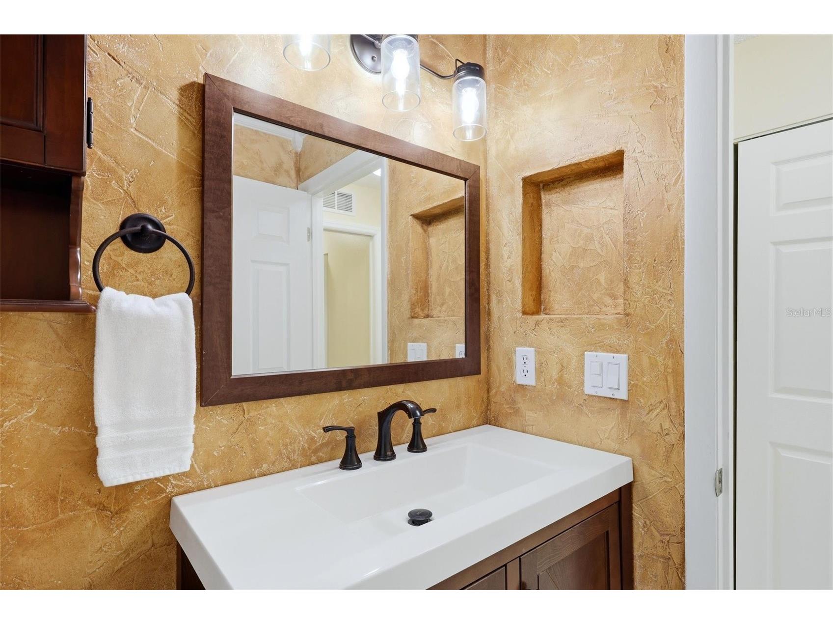3663 Longmeadow #23 Sarasota FL 34235 A4697628 image23