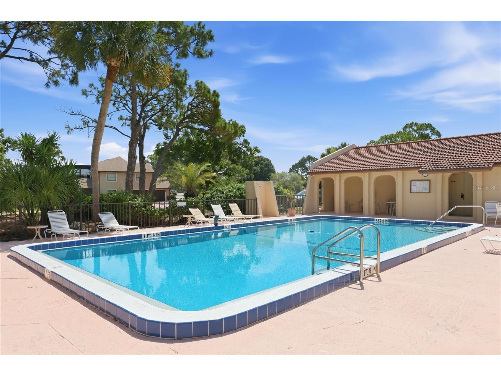 3663 Longmeadow #23 Sarasota FL 34235 A4697628 image32