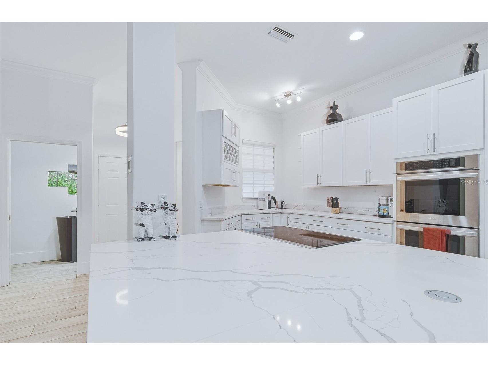3663 Square West Lane #12 Sarasota FL 34238 A4694910 image10