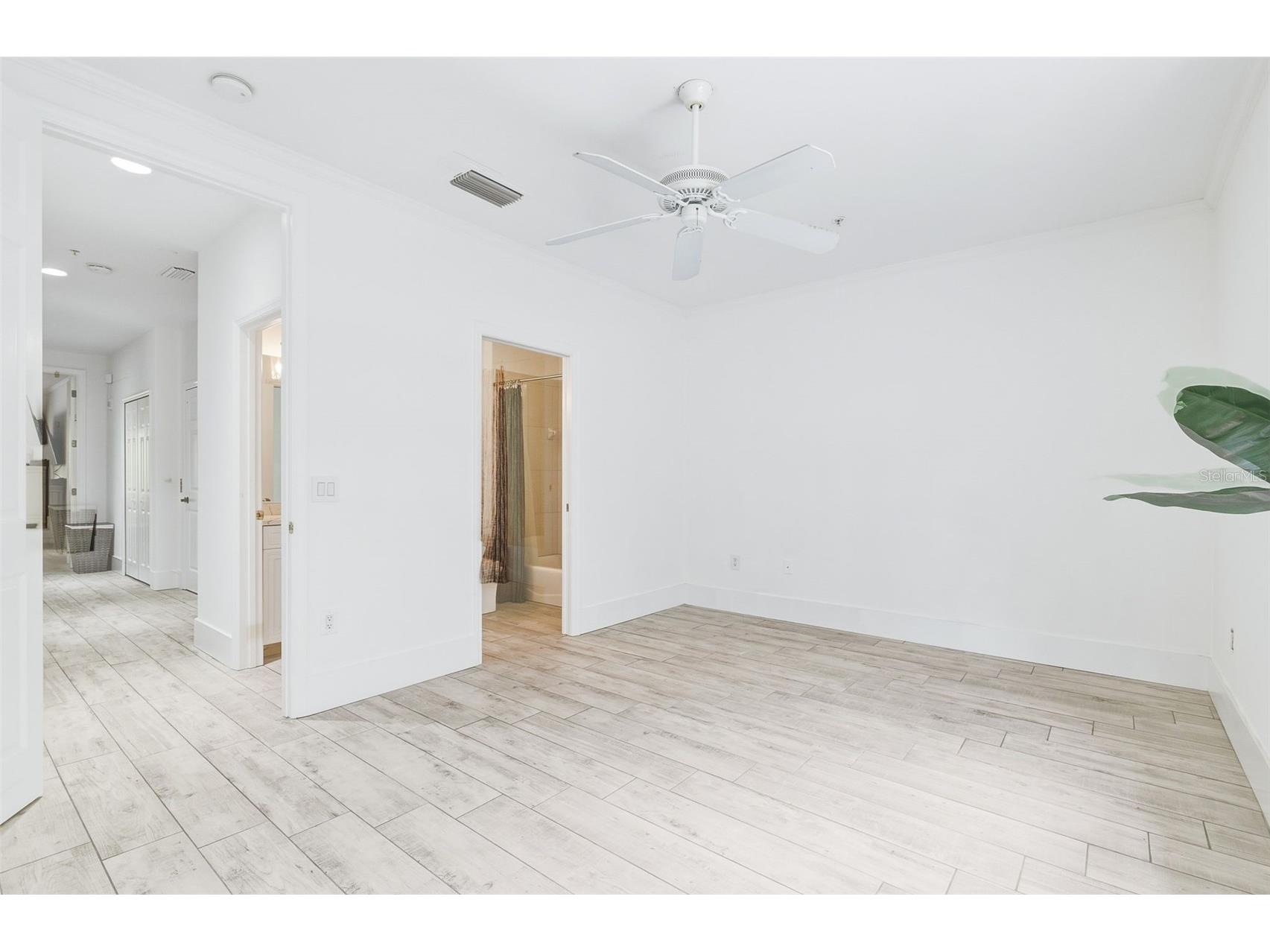 3663 Square West Lane #12 Sarasota FL 34238 A4694910 image24