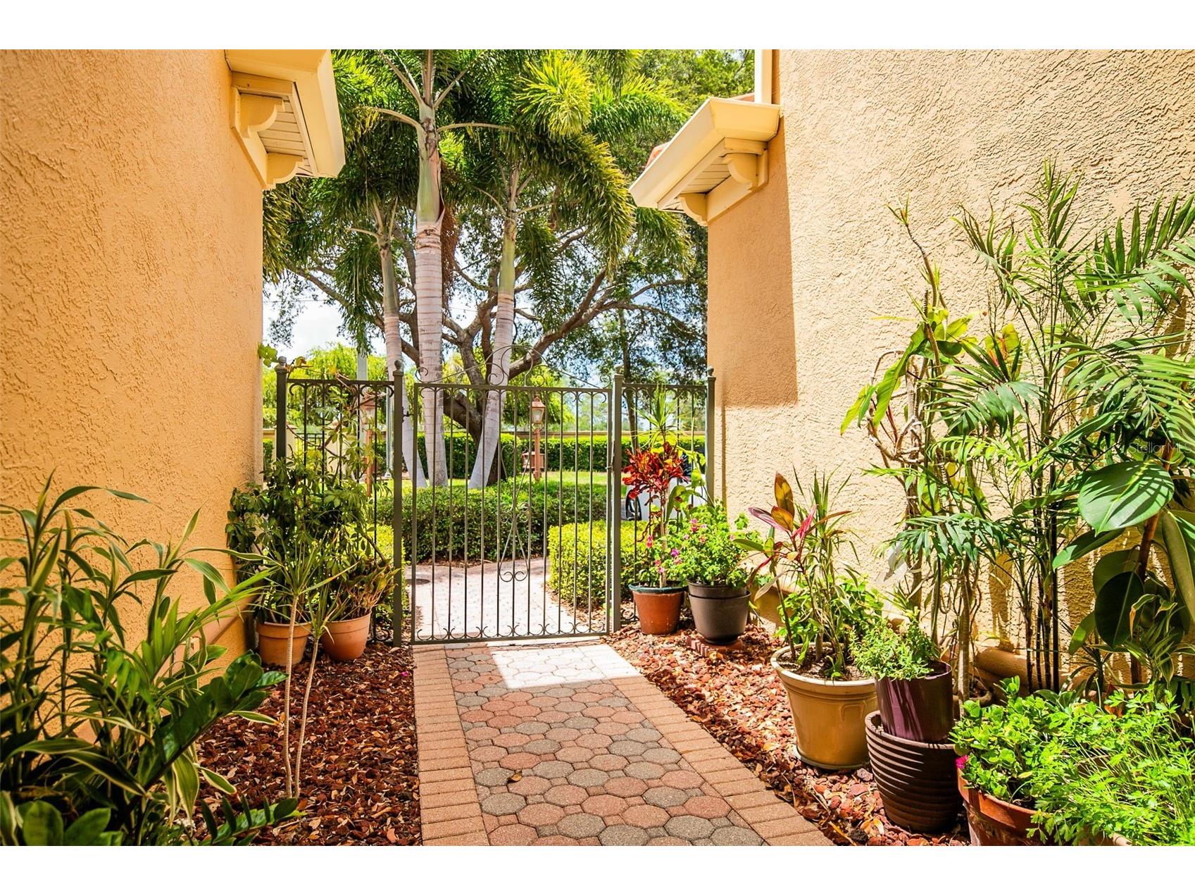 3663 Square West Lane #12 Sarasota FL 34238 A4694910 image4
