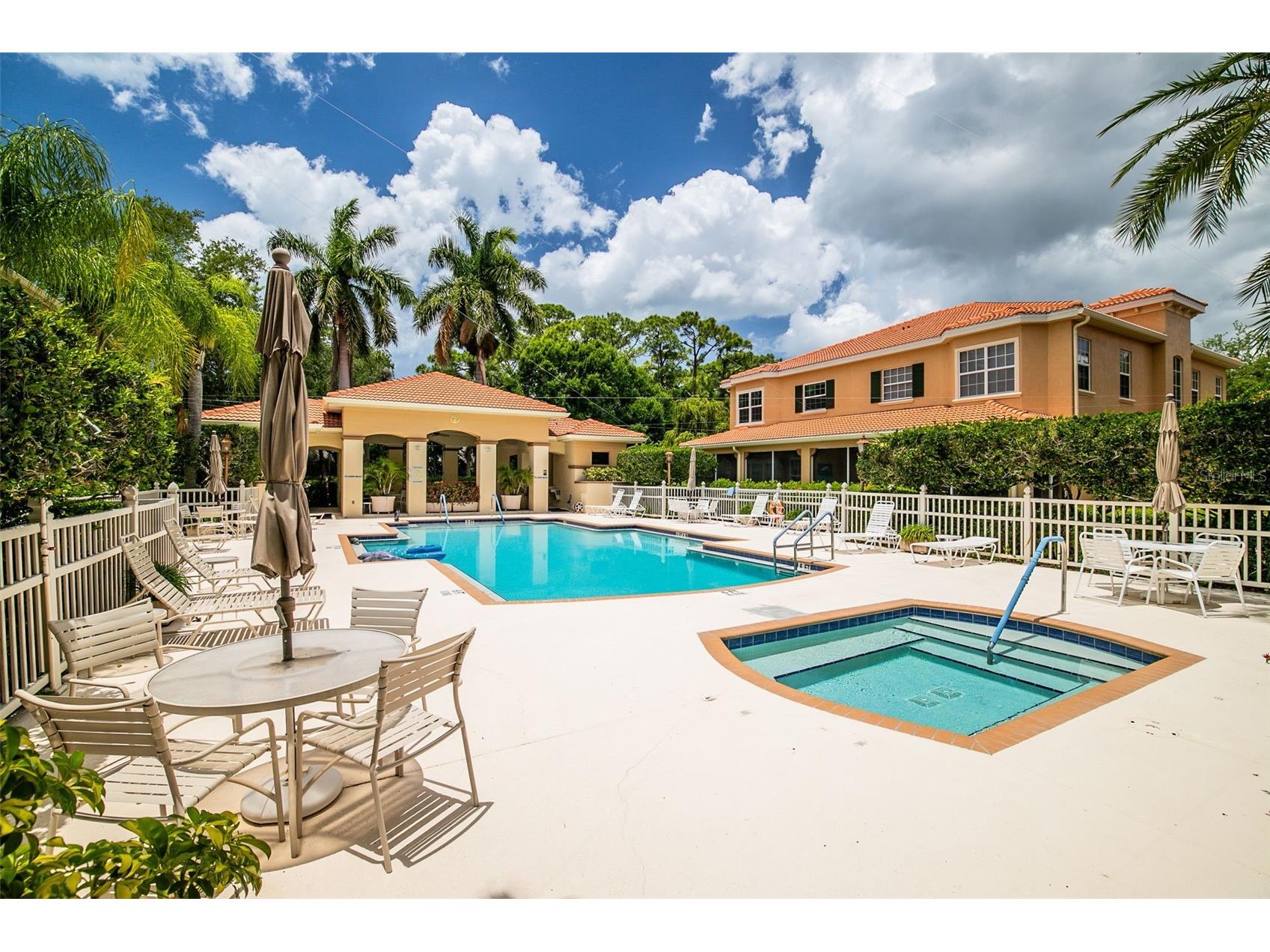 3663 Square West Lane #12 Sarasota FL 34238 A4694910 image48