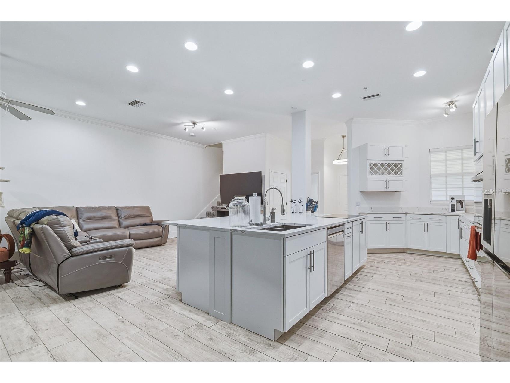 3663 Square West Lane #12 Sarasota FL 34238 A4694910 image8