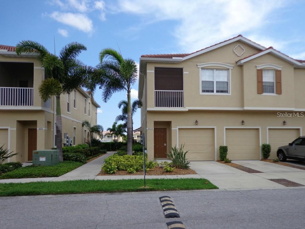 3664 Parkridge Circle #28-202 Sarasota FL 34243 A4582559 image1