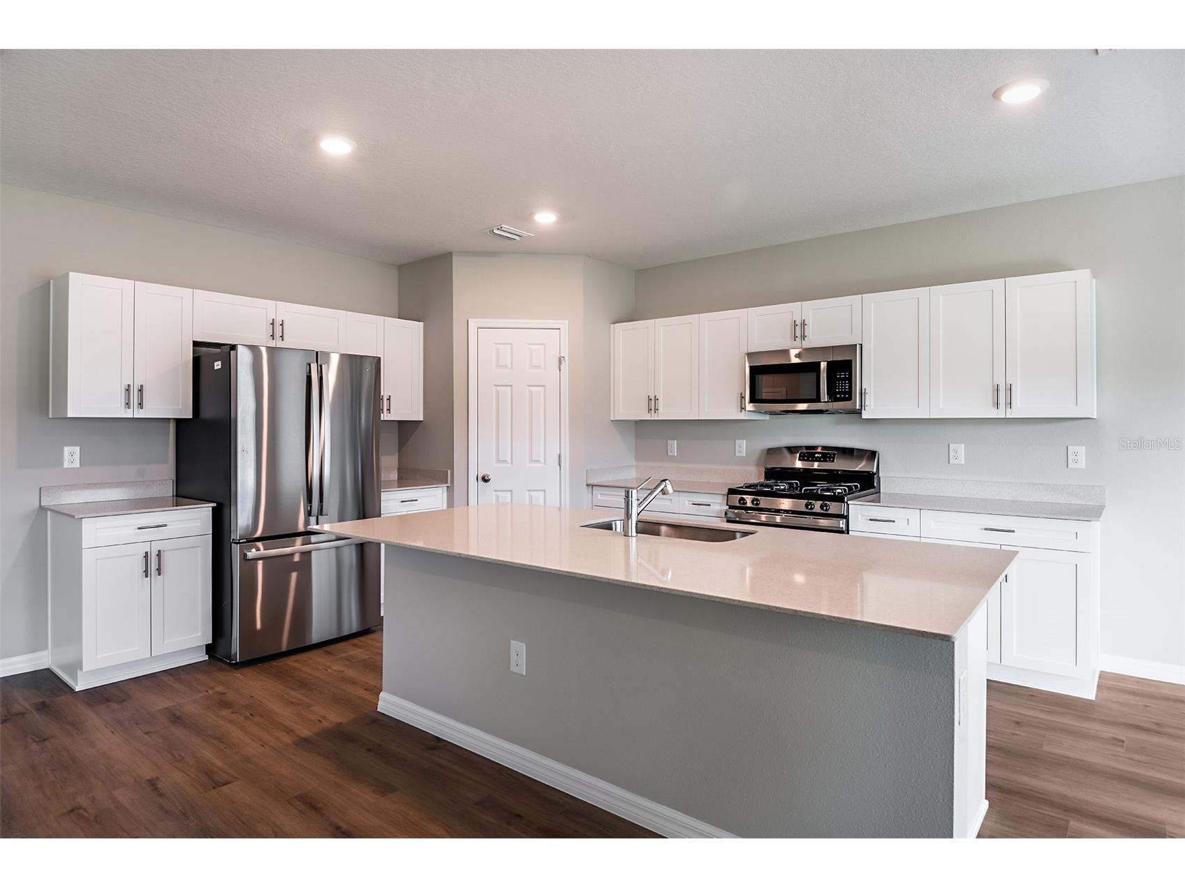 36672 Sagemoor Drive Zephyrhills FL 33541 TB8489784 image2