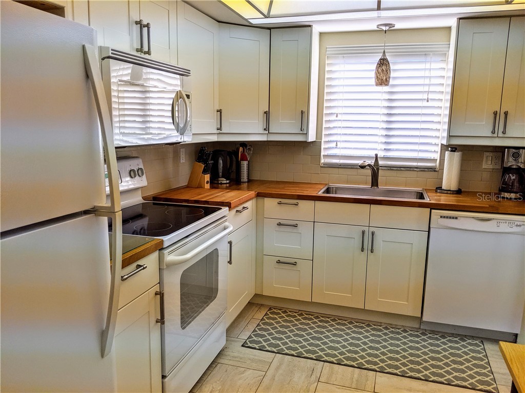 3668 Lake Bayshore Drive #K-325 Bradenton FL 34205 A4696279 image4