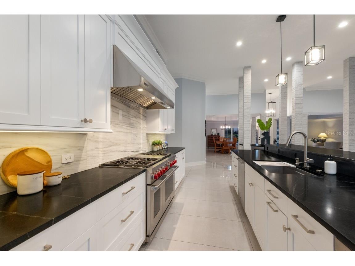 367 W Royal Flamingo Drive Sarasota FL 34236 - DOLPHIN WATERWAY SARASOTA BAY A4634396 image14