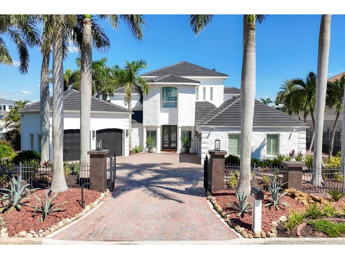 367 W Royal Flamingo Drive Sarasota FL 34236 - DOLPHIN WATERWAY SARASOTA BAY A4634396 image2