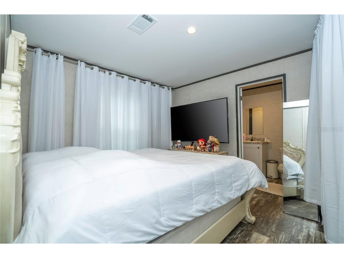 36720 Emeralda Island Road Leesburg FL 34788 O6325211 image22