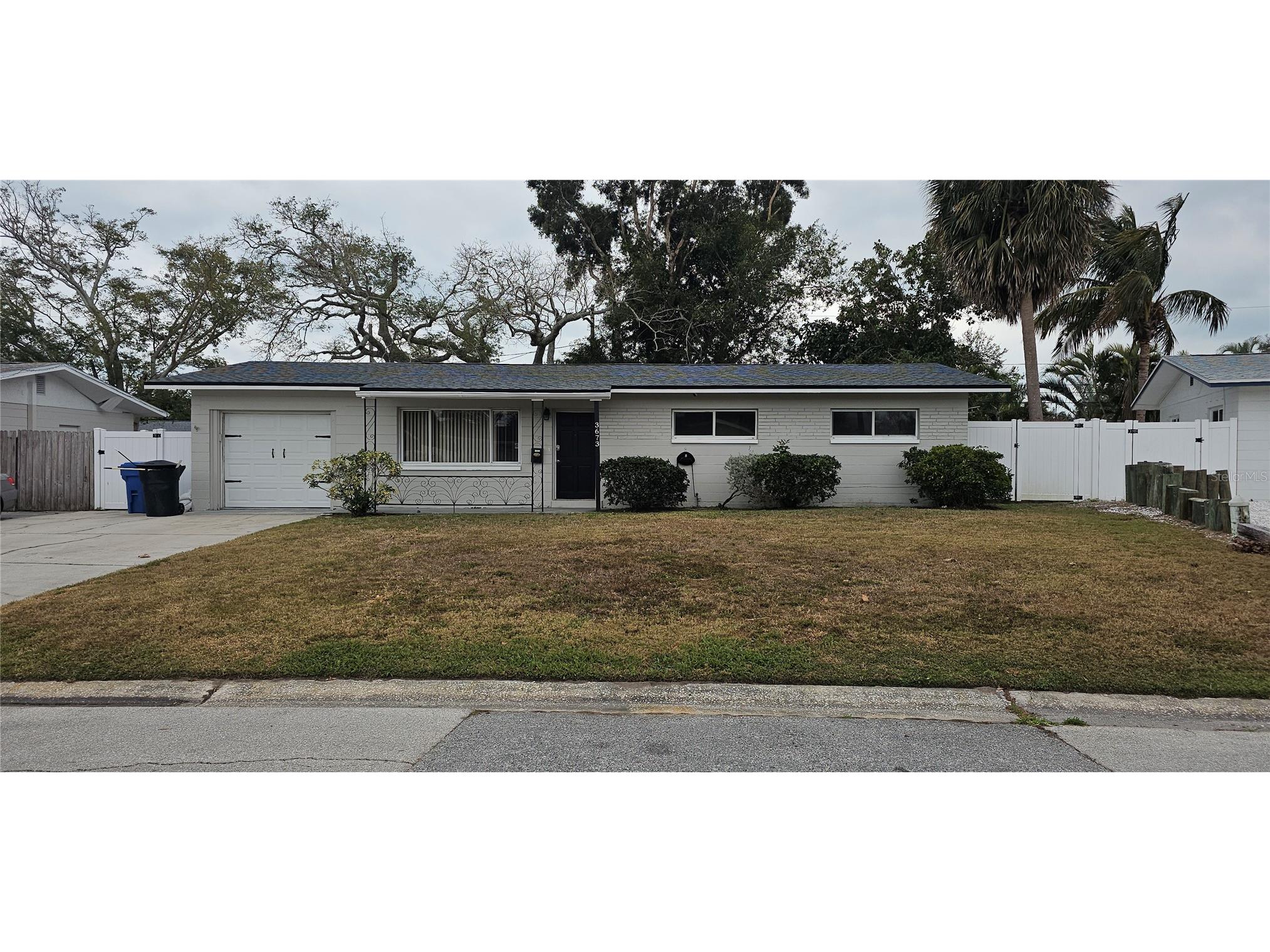 3673 Searobin Drive SE Saint Petersburg FL 33705 TB8442706 image1