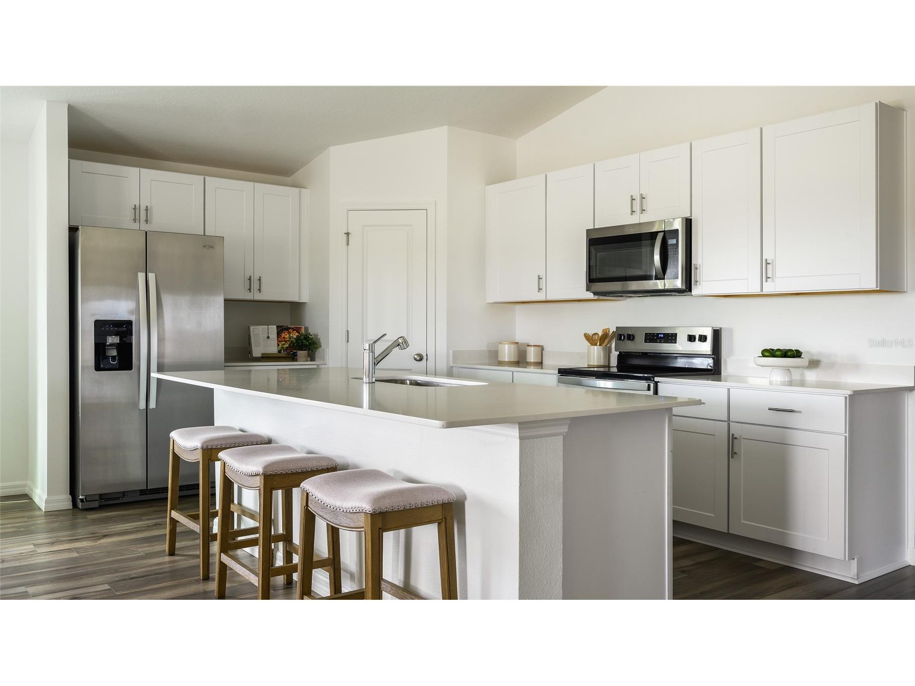 36735 Thornhedge Drive Zephyrhills FL 33541 TB8478174 image2