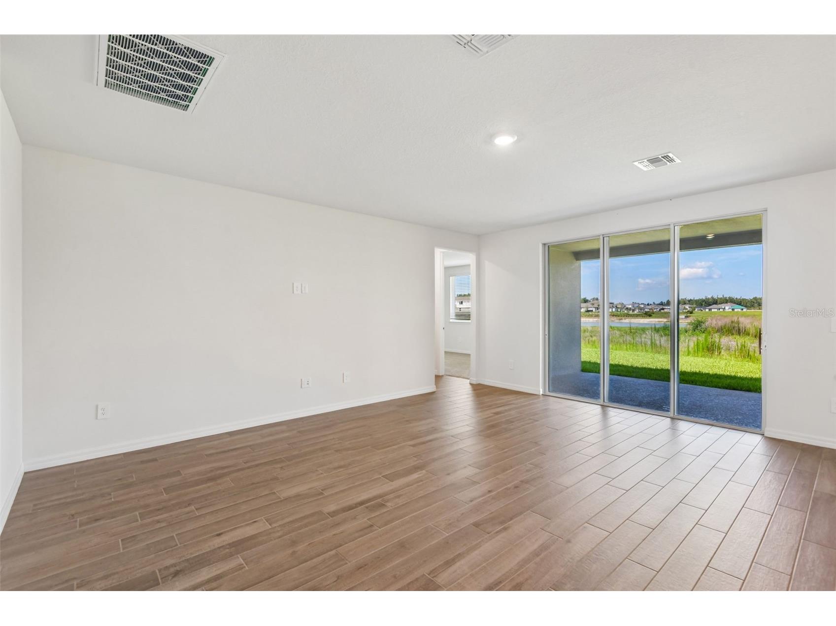 36736 Melstone Way Zephyrhills FL 33541 O6377591 image8