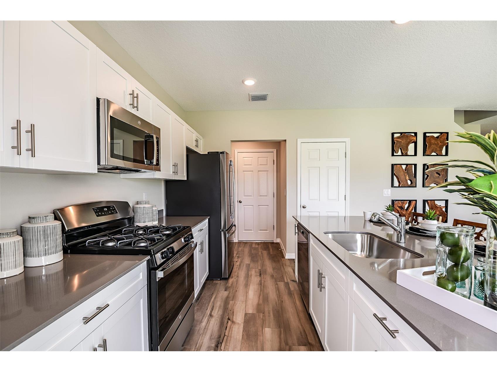 36741 Thornhedge Drive Zephyrhills FL 33541 TB8489792 image5