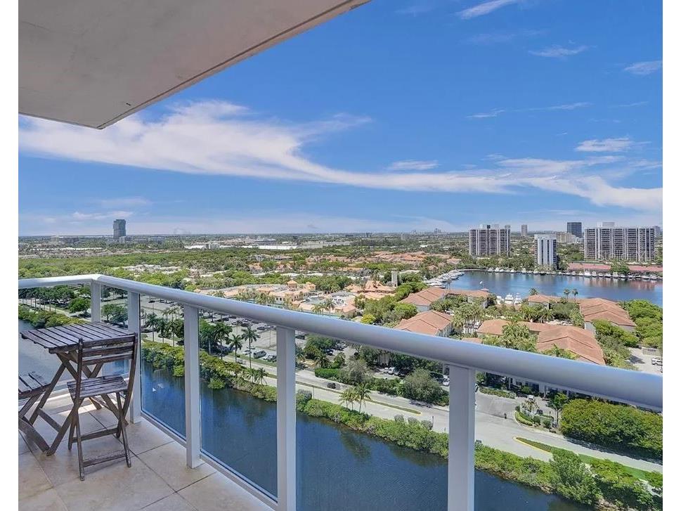 3675 N Country Club Drive #2110 Miami FL 33180 FC313295 image2