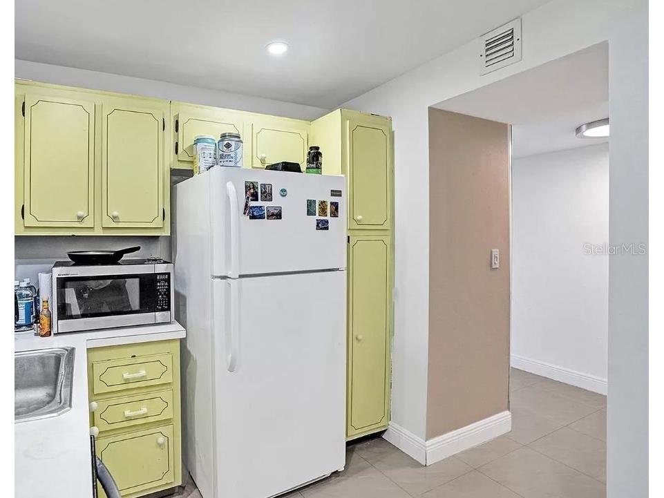 3675 N Country Club Drive #2110 Miami FL 33180 FC313295 image30