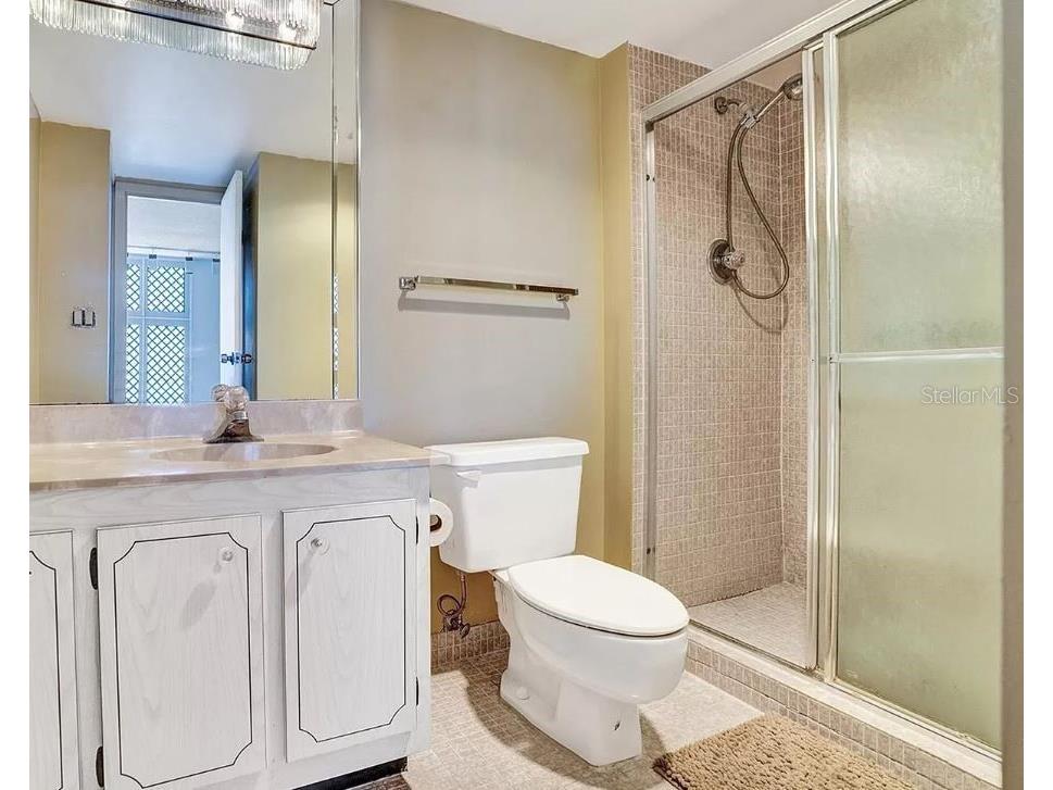 3675 N Country Club Drive #2110 Miami FL 33180 FC313295 image31