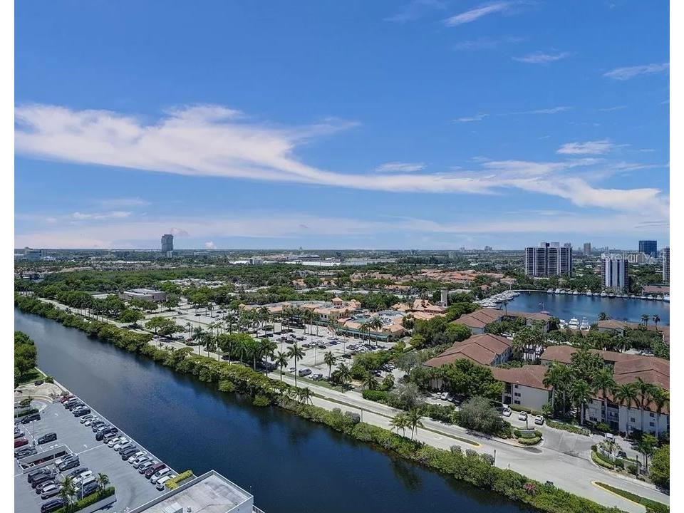 3675 N Country Club Drive #2110 Miami FL 33180 FC313295 image33