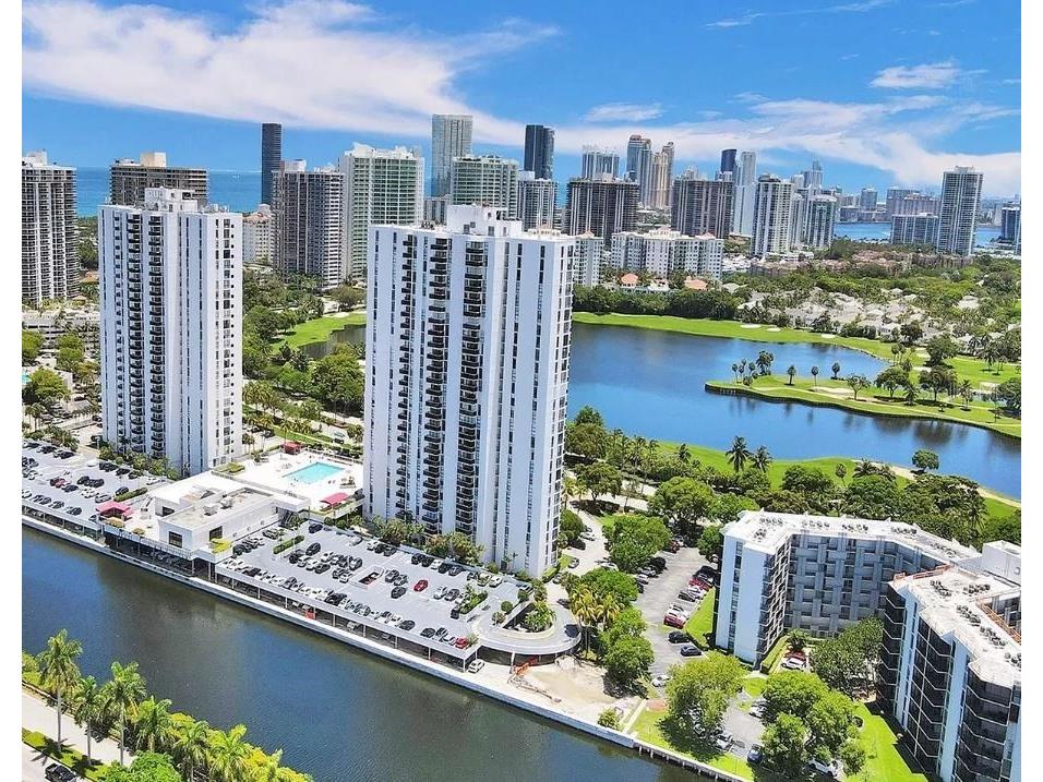 3675 N Country Club Drive #2110 Miami FL 33180 FC313295 image39