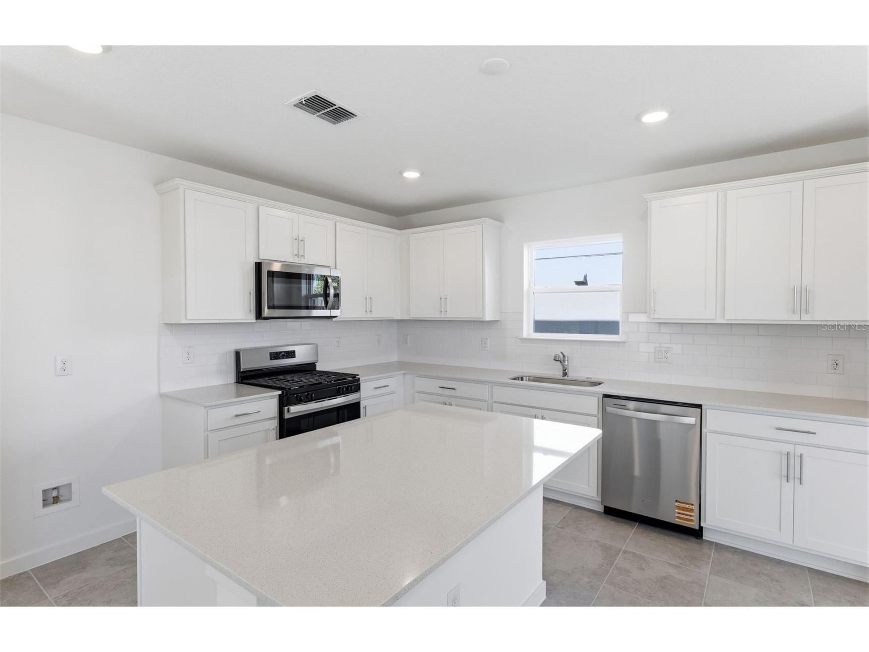 36797 Kistna Drive Zephyrhills FL 33540 TB8458731 image3