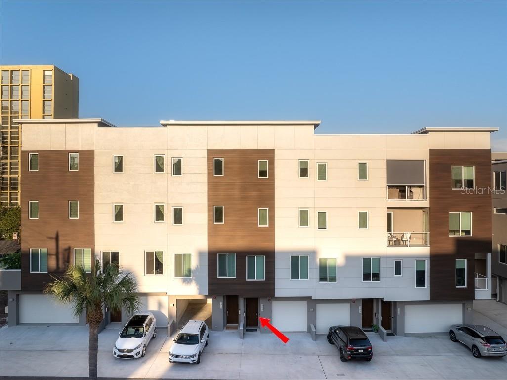 368 6th Street S #1 Saint Petersburg FL 33701 U8235391 image1