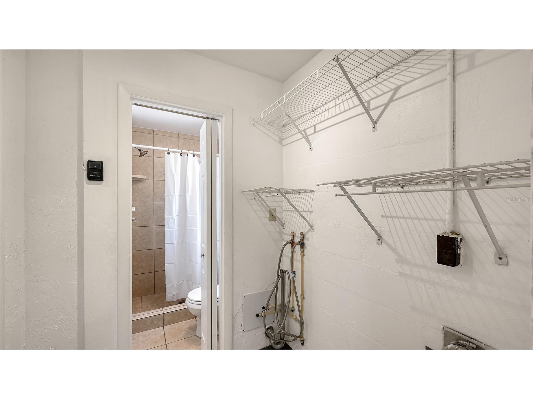 3681 Stokes Dr Drive Sarasota FL 34232 A4696293 image11