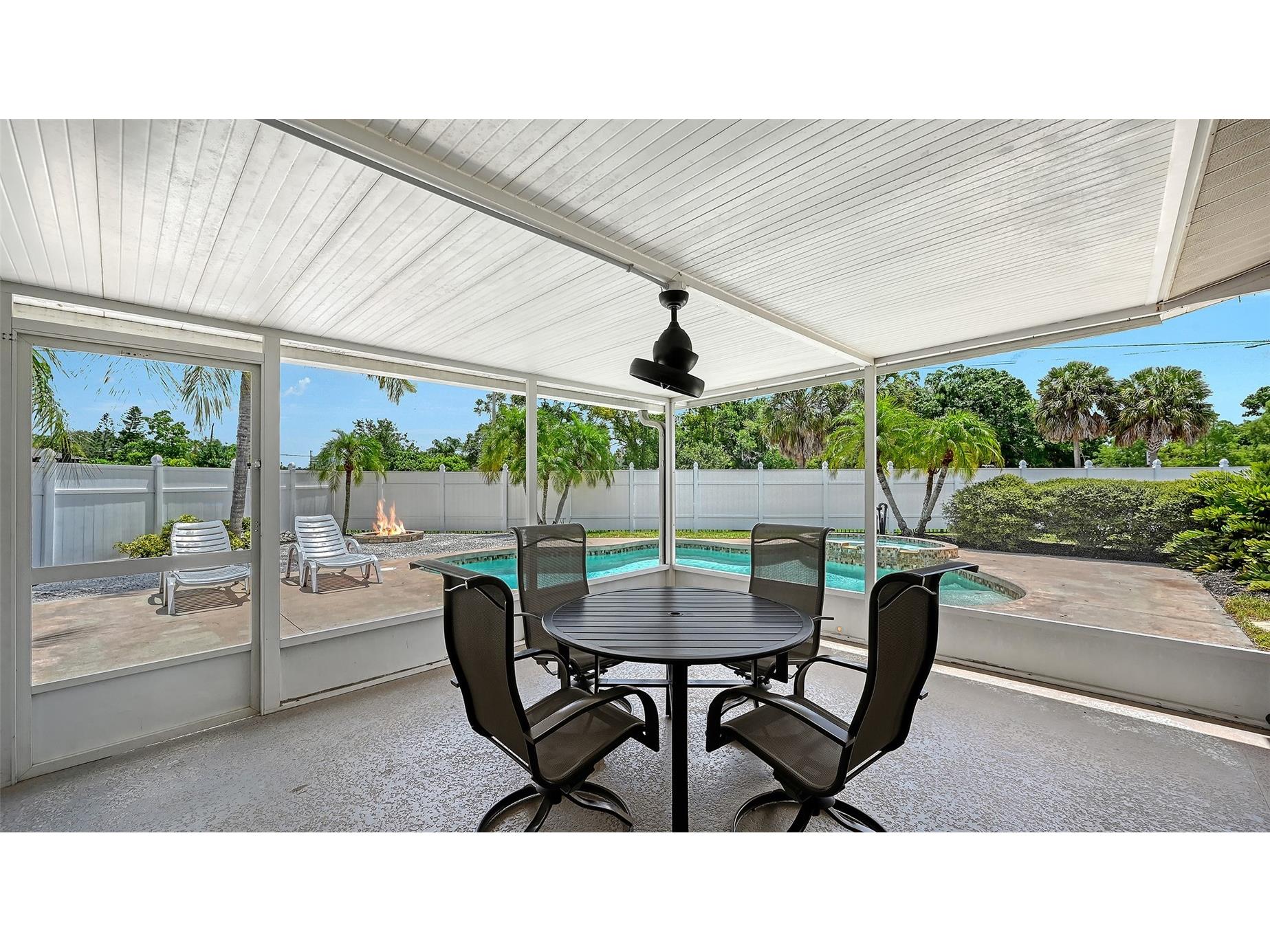 3681 Stokes Dr Drive Sarasota FL 34232 A4696293 image24