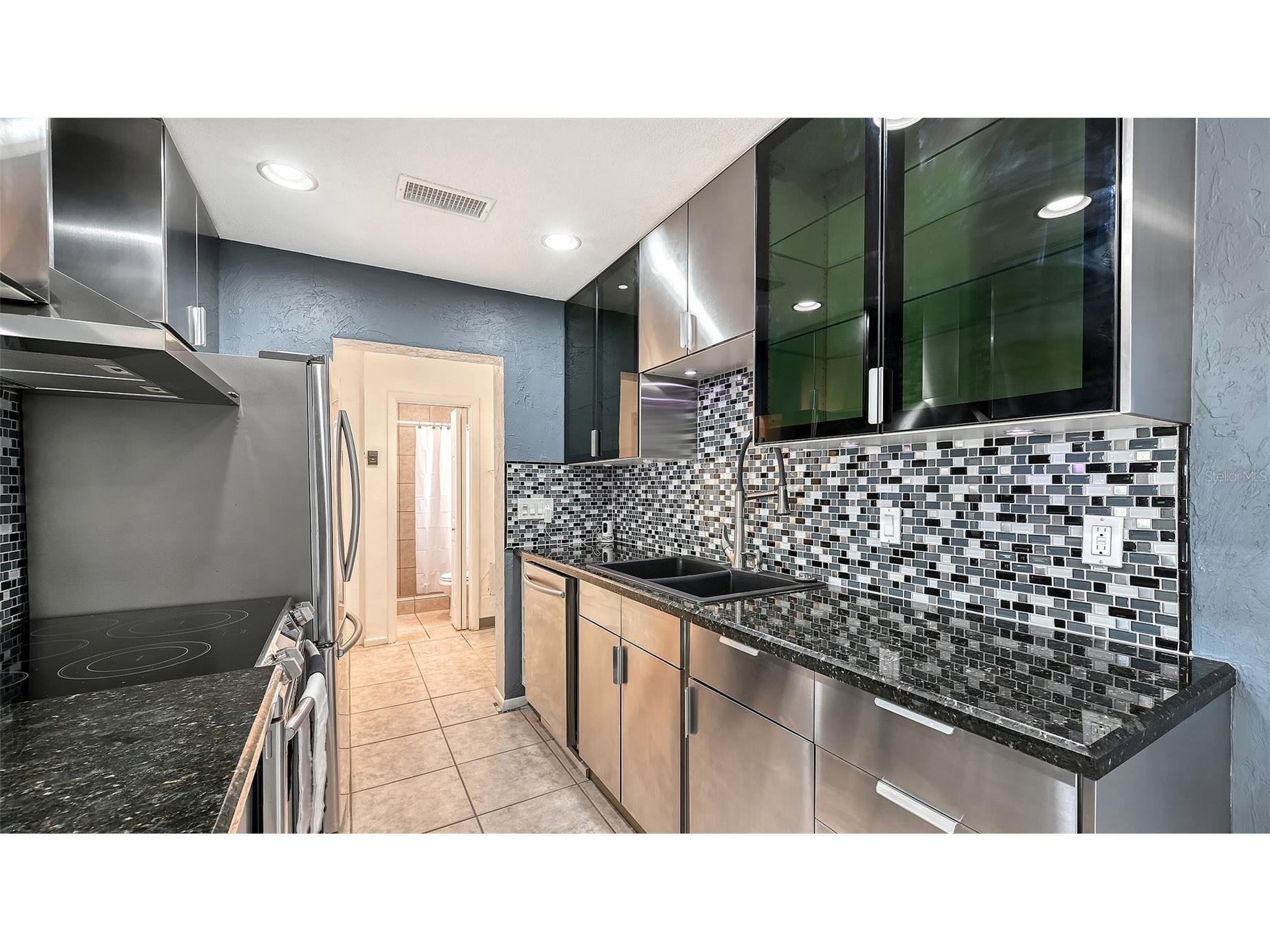 3681 Stokes Dr Drive Sarasota FL 34232 A4696293 image8