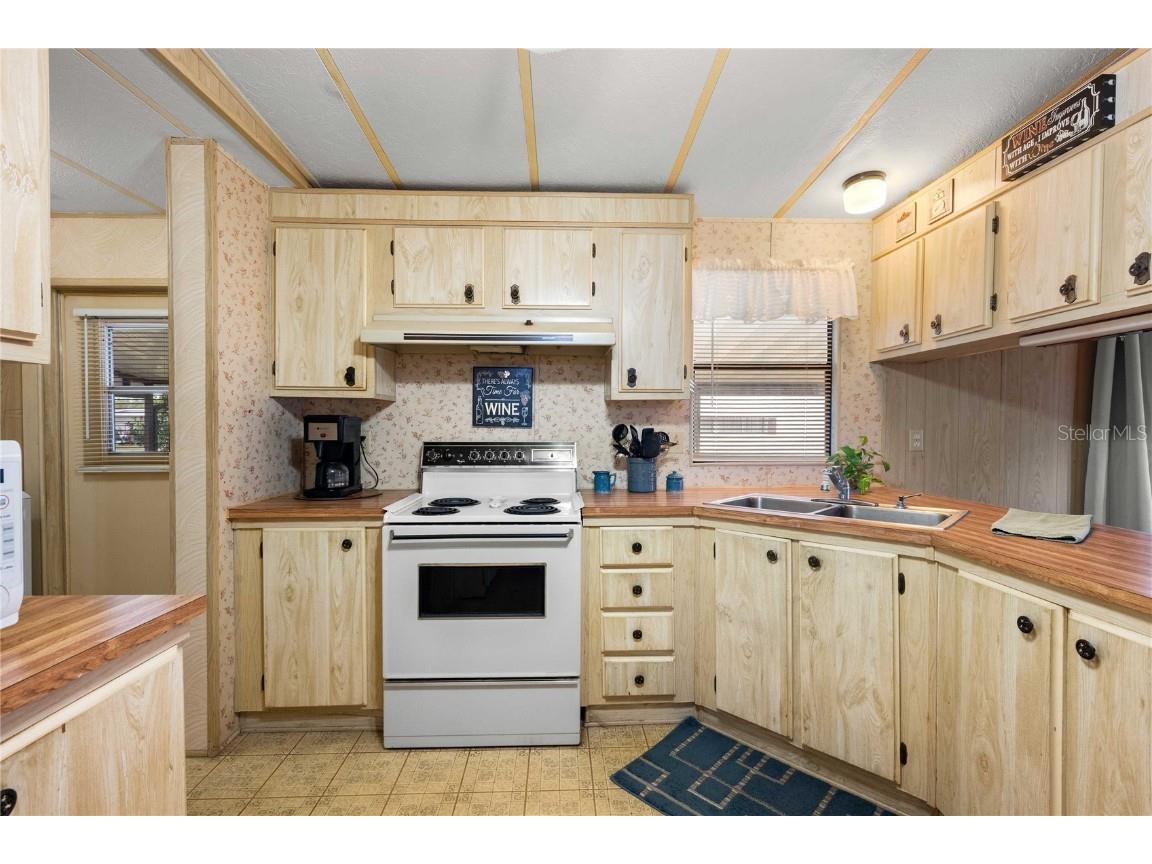 36827 Grace Avenue Zephyrhills FL 33542 TB8439352 image4