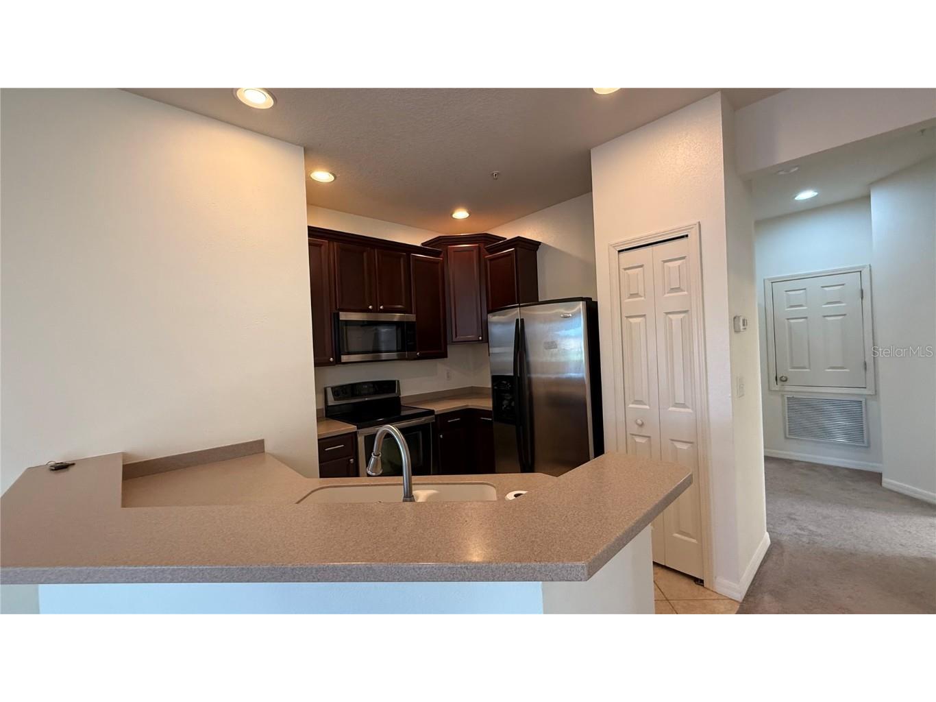 3688 Parkridge Circle #27-201 Sarasota FL 34243 A4671074 image6