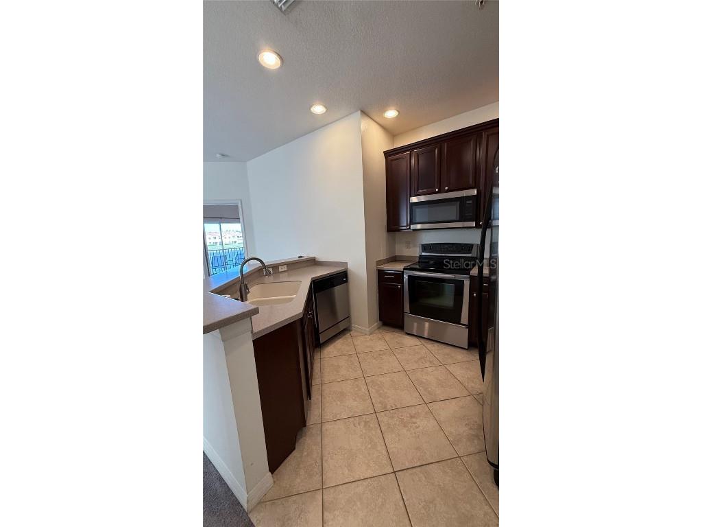 3688 Parkridge Circle #27-201 Sarasota FL 34243 A4671074 image8