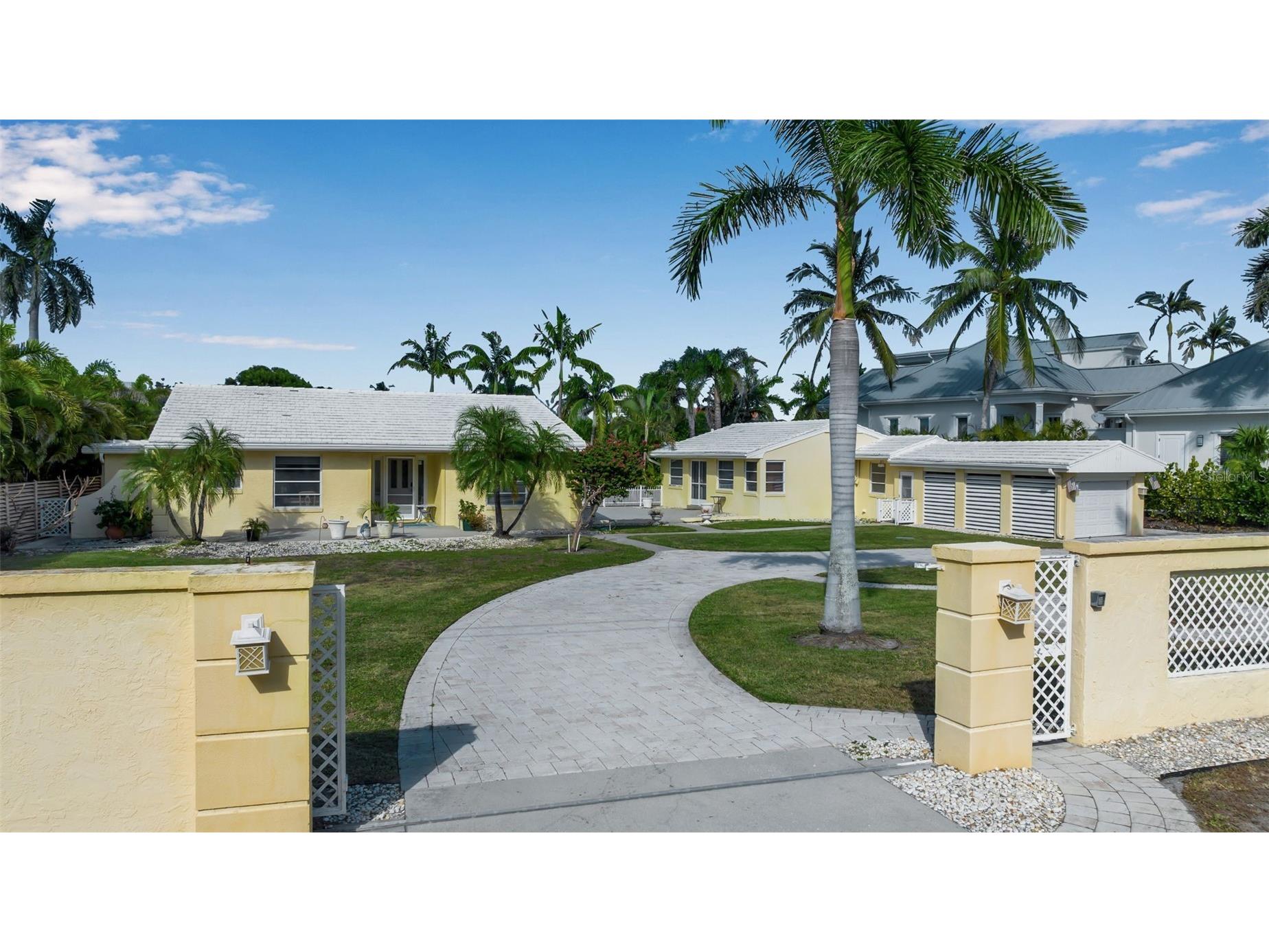 369 S Polk Drive Sarasota FL 34236 A4669243 image1