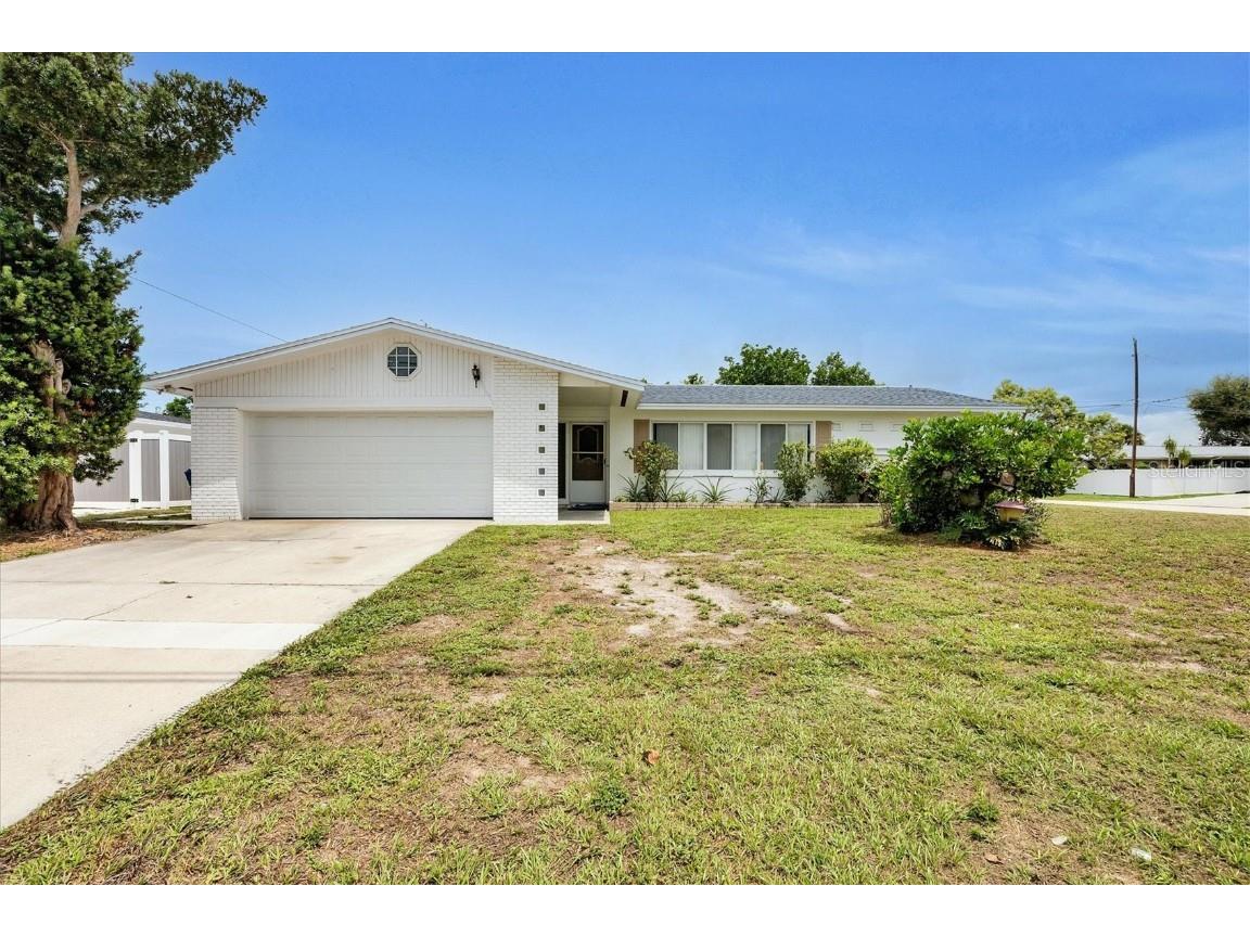 369 Shamrock Boulevard Venice FL 34293 D6132077 image1