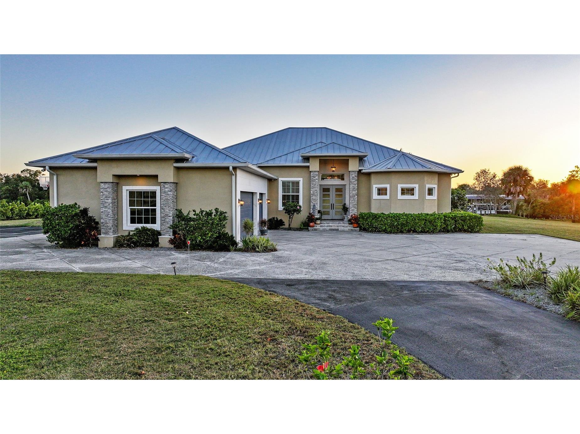 3690 Como Street Port Charlotte FL 33948 - FLAMINGO WATERWAY C7517205 image2