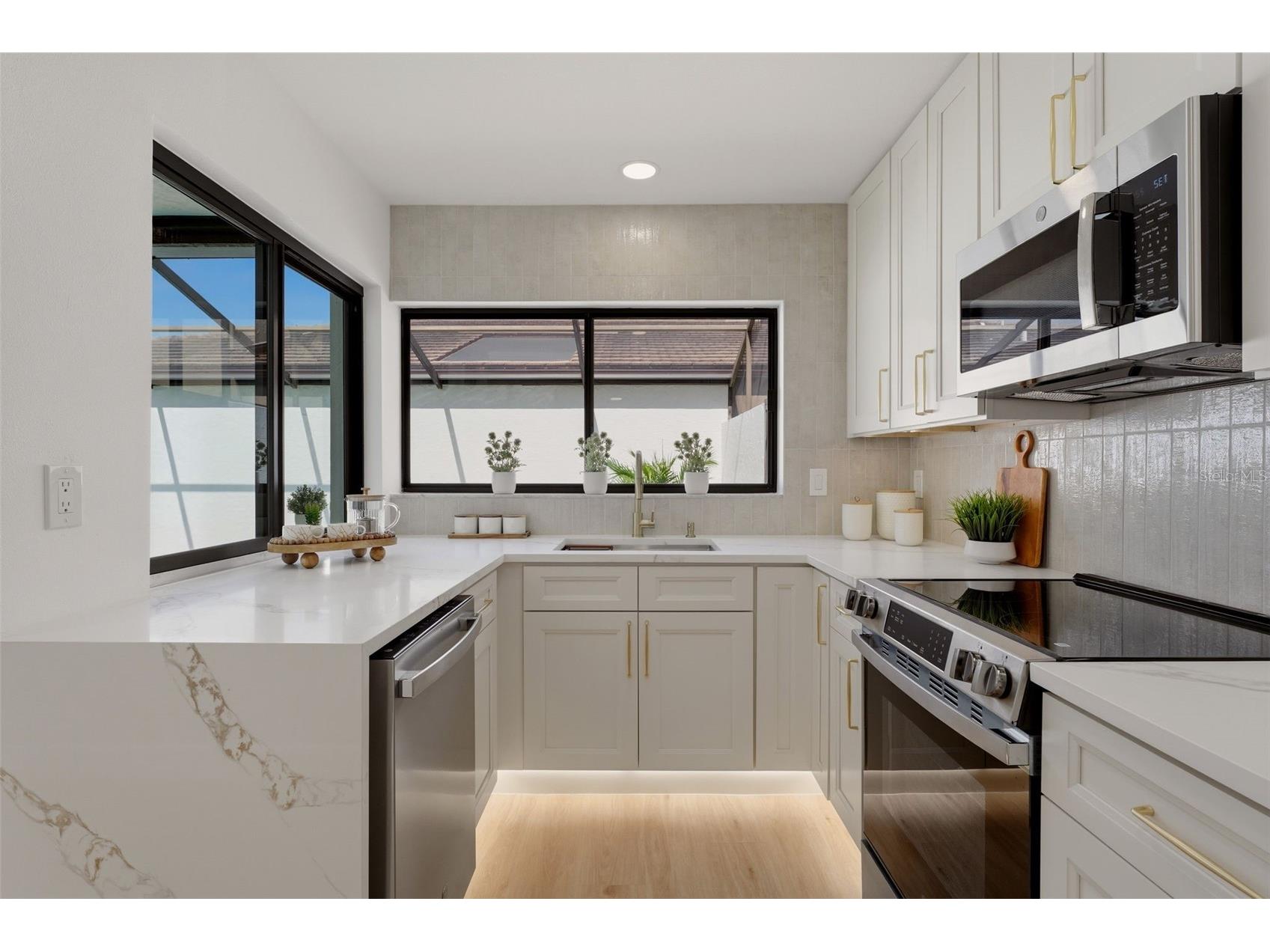 3692 Glen Oaks Manor Drive Sarasota FL 34232 TB8503831 image14